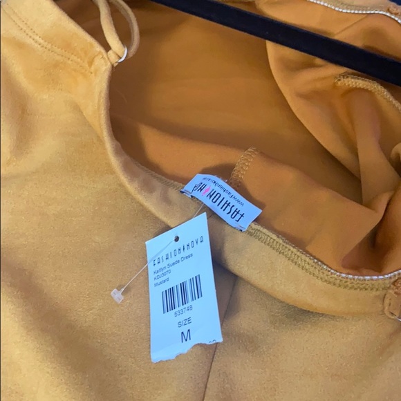 Bodycon Fashion Nova midi dress✨ - Picture 4 of 4